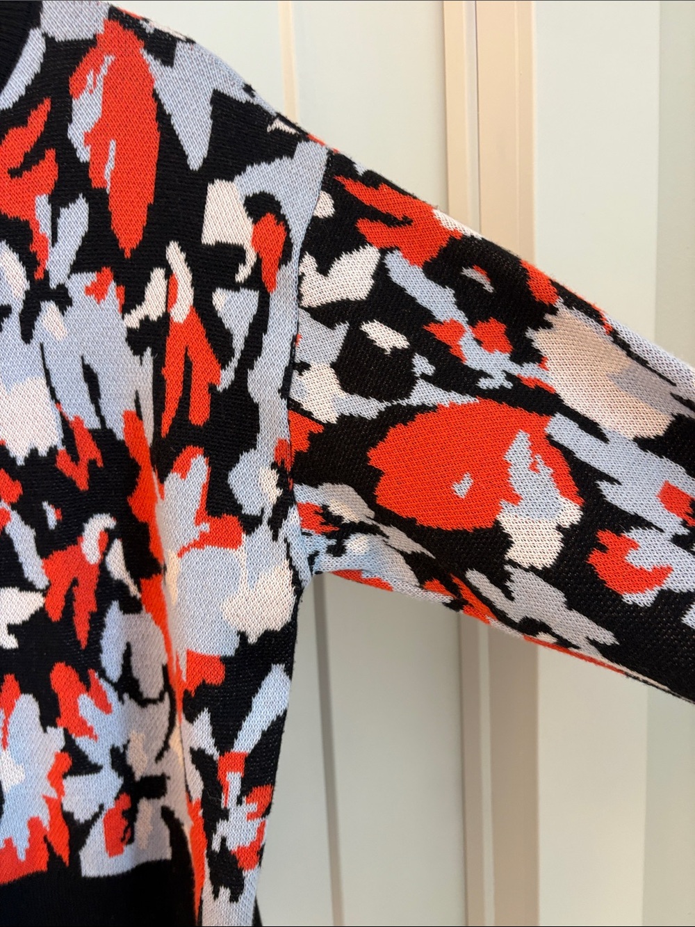 Black & orange retro Patterned Crewneck NINE west Sweater - Women's - Picture 6 of 7